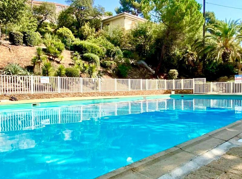 Charme & Calme-Tamaris- Studio Vue Mer - Piscine - Le Petit Olivier Sur Mer La Seyne-sur-Mer Esterno foto